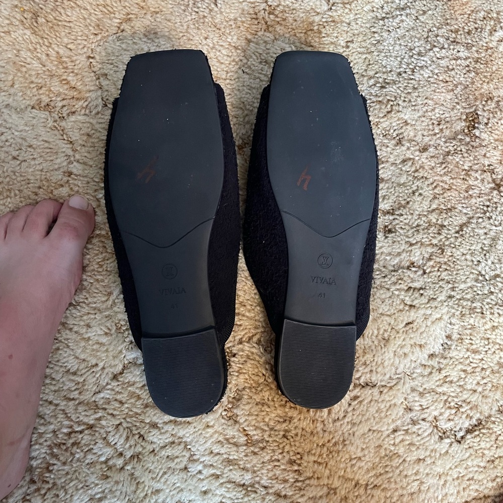 Vivaia square toed fluffy slides size 41 - Picture 4 of 11